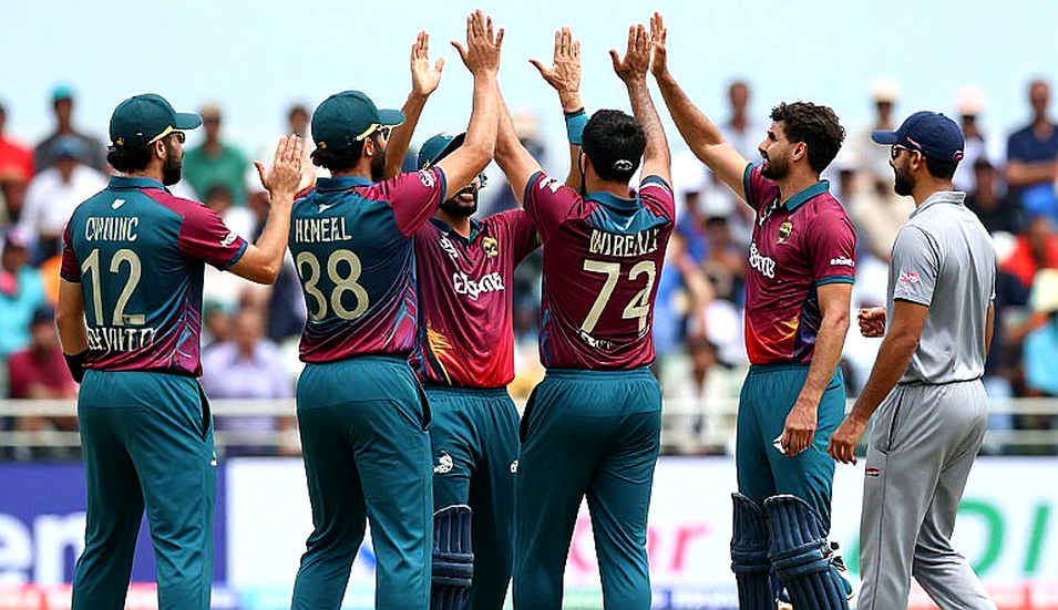 বৃষ্টির পর্দায় ঢাকা পড়া এক ইনিংস: সিলেটের মেঘ, শের-ই-বাংলার অপেক্ষা আর ক্রিকেটের অলিখিত শ্রম-অর্থনীতি বৃষ্টির পর্দায় ঢাকা পড়া এক ইনিংস: সিলেটের মেঘ, শের-ই-বাংলার অপেক্ষা আর ক্রিকেটের অলিখিত শ্রম-অর্থনীতি