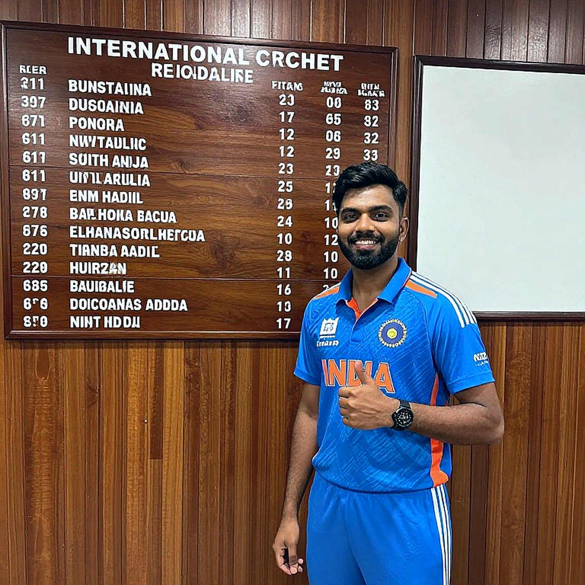 রাওয়ালপিন্ডির ফ্ল্যাট ডেক ও তিনটি ড্রপ ক্যাচ: পাকিস্তানের ২১৫/৩ এর পেছনের আসল গল্প