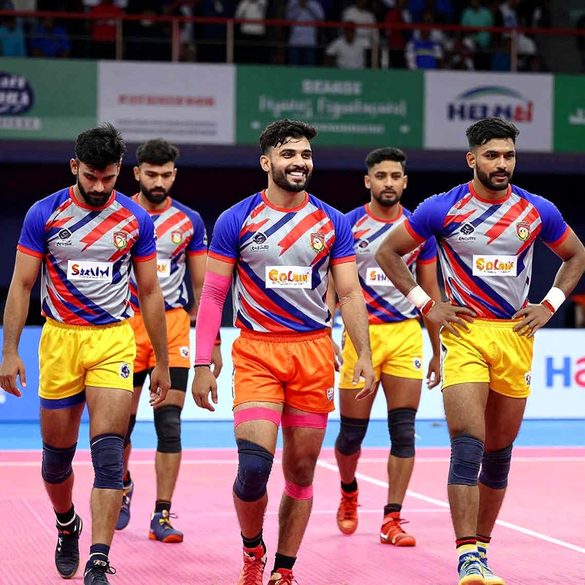 কমনওয়েলথ কাবাডি চ্যাম্পিয়নশিপ ২০২৬: লোগোর এক রেইডার, চার ডিফেন্ডার — আর ফিল্ডের যে ফাঁকটা কেউ পড়ছে না কমনওয়েলথ কাবাডি চ্যাম্পিয়নশিপ ২০২৬: লোগোর এক রেইডার, চার ডিফেন্ডার — আর ফিল্ডের যে ফাঁকটা কেউ পড়ছে না