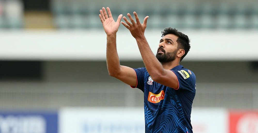 ১৬.৫ ওভার আর এক কিশোরের নিরলস ইনিংস: নালন্দার মাঠে স্কুল ক্রিকেট যেভাবে হিসাবের দিকে তাকাতে বলে ১৬.৫ ওভার আর এক কিশোরের নিরলস ইনিংস: নালন্দার মাঠে স্কুল ক্রিকেট যেভাবে হিসাবের দিকে তাকাতে বলে