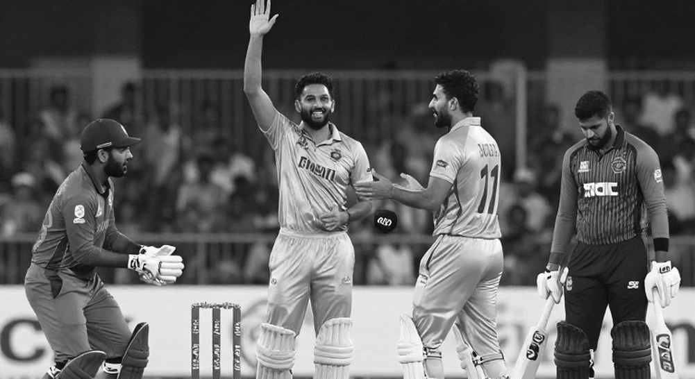 ইসলামাবাদে শ্রীলঙ্কার প্রথম কন্টিনজেন্ট: ছয় সপ্তাহের সফরে আসল সংকেত স্পিন, একটা ফিটনেস ফ্ল্যাগ আর ছয় বছরের পুরনো ছায়া ইসলামাবাদে শ্রীলঙ্কার প্রথম কন্টিনজেন্ট: ছয় সপ্তাহের সফরে আসল সংকেত স্পিন, একটা ফিটনেস ফ্ল্যাগ আর ছয় বছরের পুরনো ছায়া