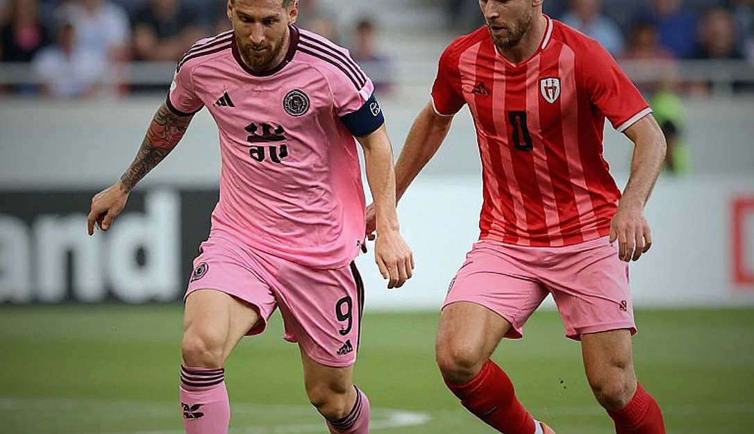 এমিরেটসে ফিরছেন গিরু: ভালোবাসার প্রত্যাবর্তন, নাকি কৌশলের পরীক্ষা?
