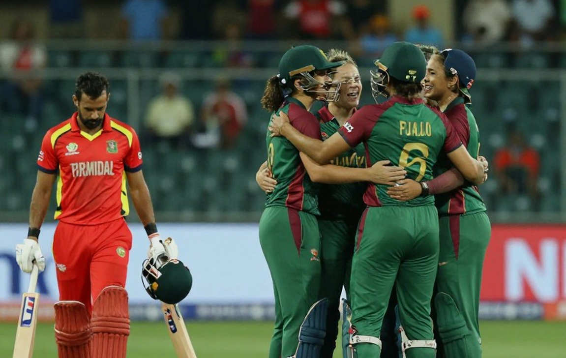 লেজারে ওঠে না যে নীরবতা: ক্রিকেটের ফ্যান টোকেন, ডেটা-বাজার আর রংপুরের ভেজা মাটি লেজারে ওঠে না যে নীরবতা: ক্রিকেটের ফ্যান টোকেন, ডেটা-বাজার আর রংপুরের ভেজা মাটি