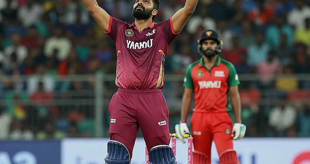 নিলামের হাতুড়ির নিচে চাপা পড়া এক বাঁ-হাতি স্পিনার: সিলেট আর্কাইভ থেকে এক খনন-প্রতিবেদন নিলামের হাতুড়ির নিচে চাপা পড়া এক বাঁ-হাতি স্পিনার: সিলেট আর্কাইভ থেকে এক খনন-প্রতিবেদন